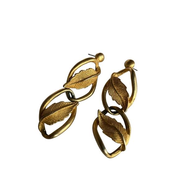 GOLD 90S LEAF EARRINGS - Picture 2 of 5